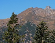 39 Zoom sul Monte Valletto dal Rif. Alpe Cantedoldo